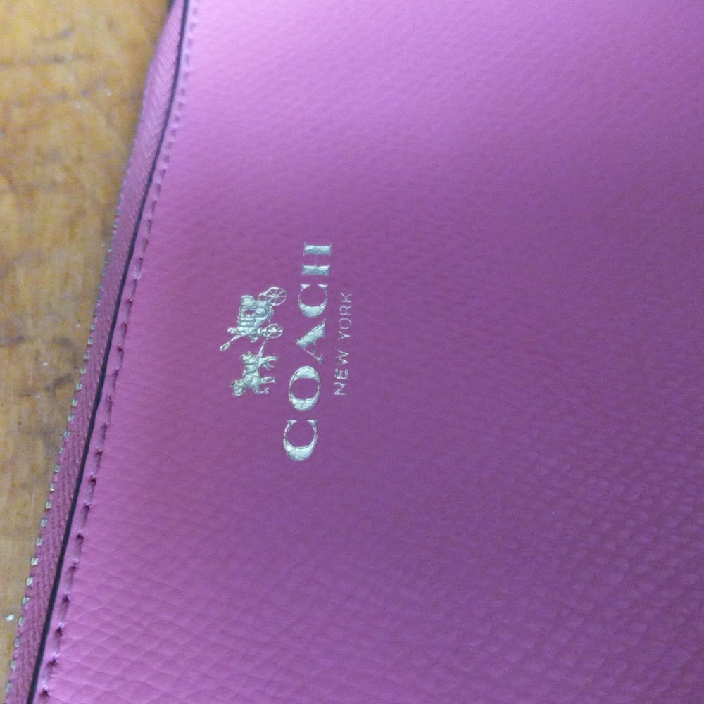 Coach Wristlet Pink - Picture 2 of 14